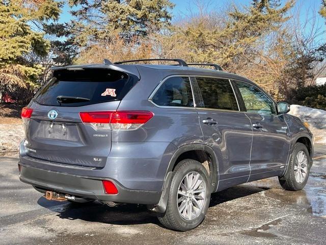 used 2017 Toyota Highlander Hybrid car, priced at $28,599