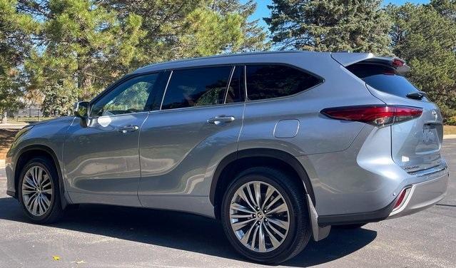 used 2021 Toyota Highlander car, priced at $37,859