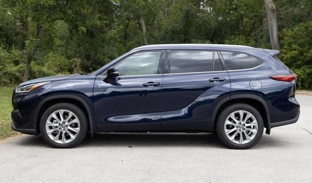 used 2021 Toyota Highlander car, priced at $35,779