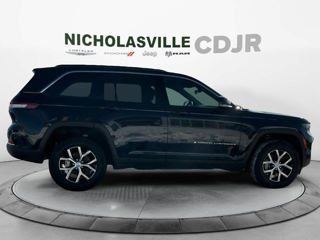 new 2025 Jeep Grand Cherokee car, priced at $49,641