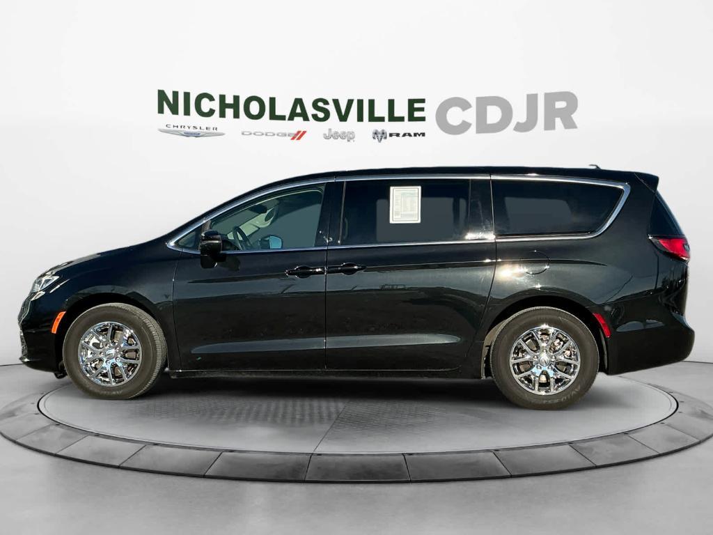 used 2023 Chrysler Pacifica car, priced at $25,627