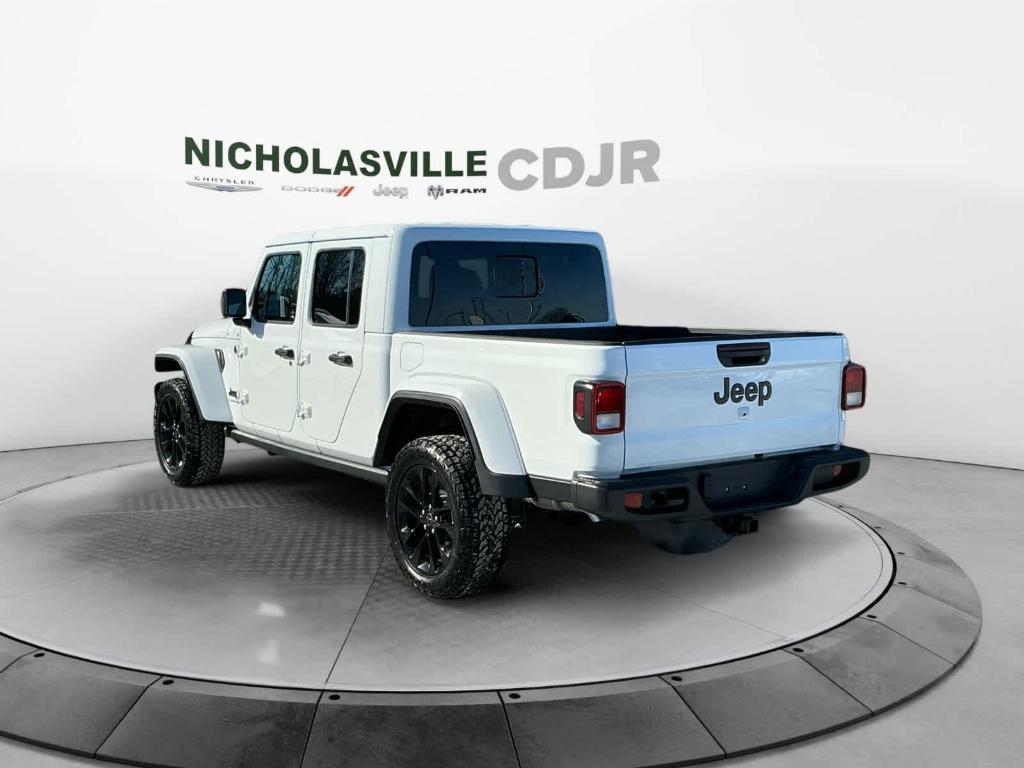 new 2025 Jeep Gladiator car, priced at $43,576