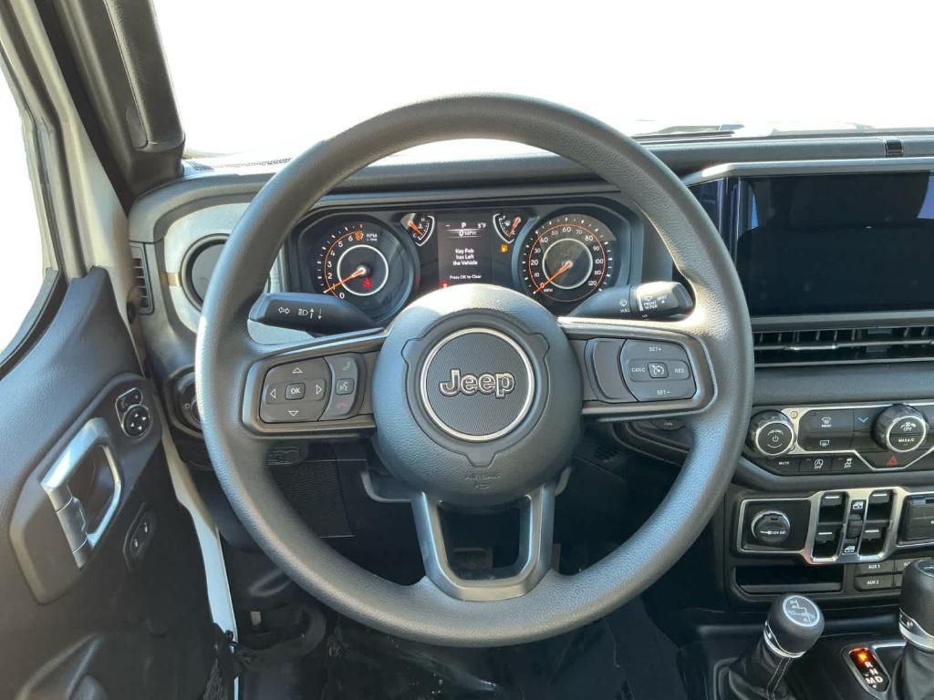 new 2025 Jeep Gladiator car, priced at $43,576