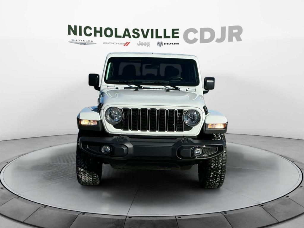 new 2025 Jeep Gladiator car, priced at $43,576