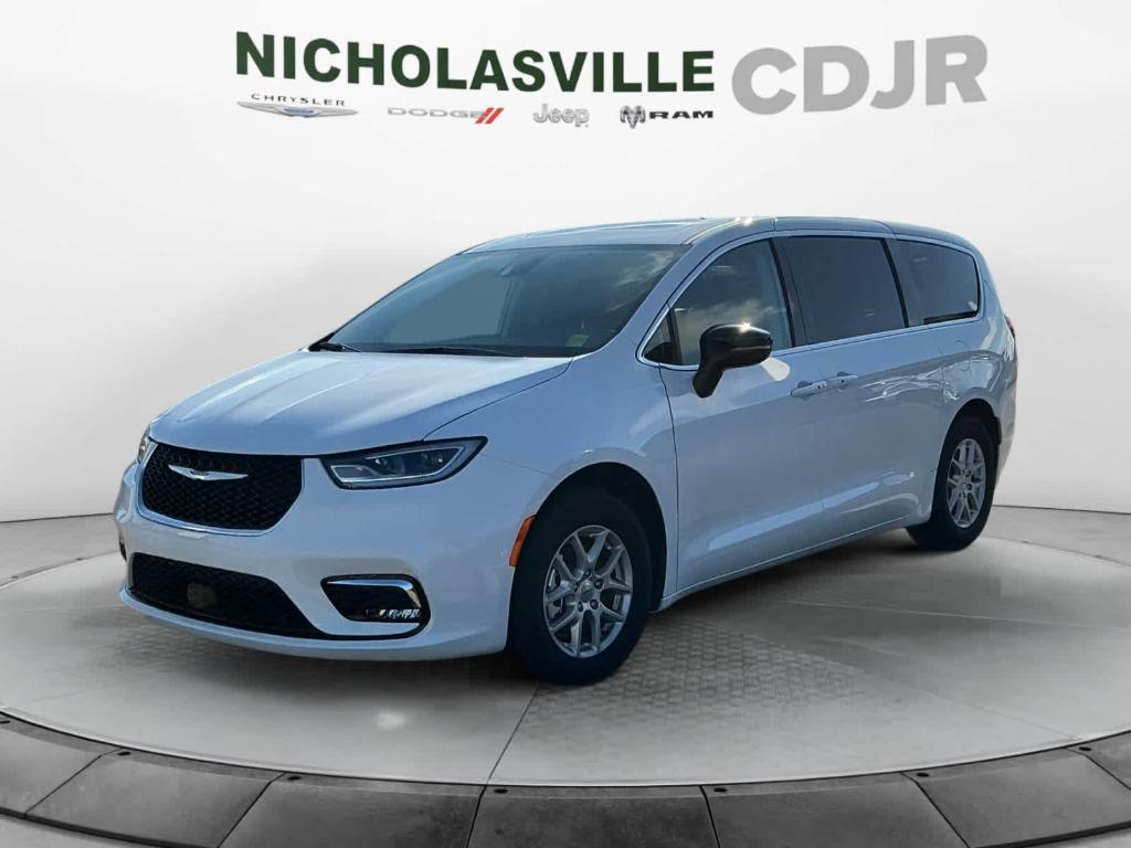 new 2024 Chrysler Pacifica car, priced at $48,192