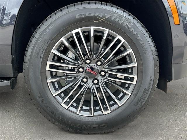used 2025 GMC Yukon car, priced at $69,494
