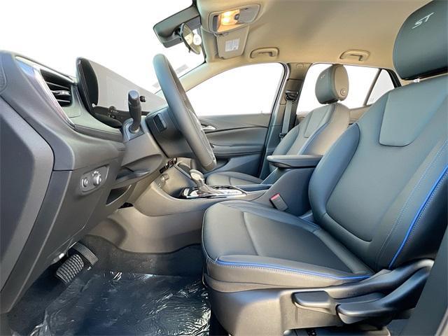 new 2025 Buick Encore GX car, priced at $24,529