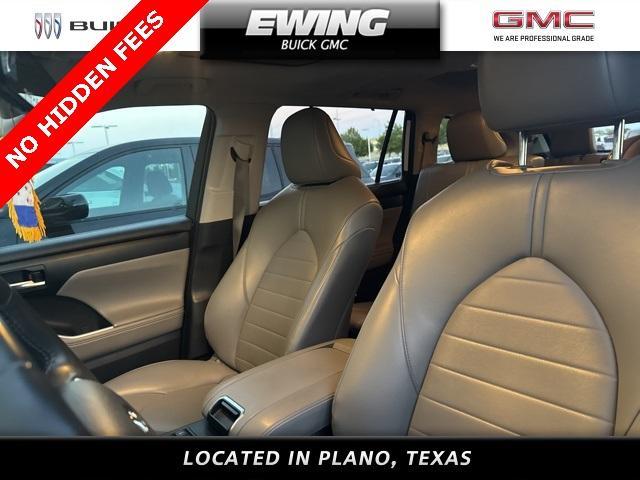 used 2023 Toyota Highlander car, priced at $29,994