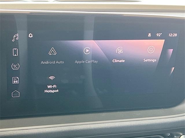 new 2025 Buick Envista car, priced at $26,480
