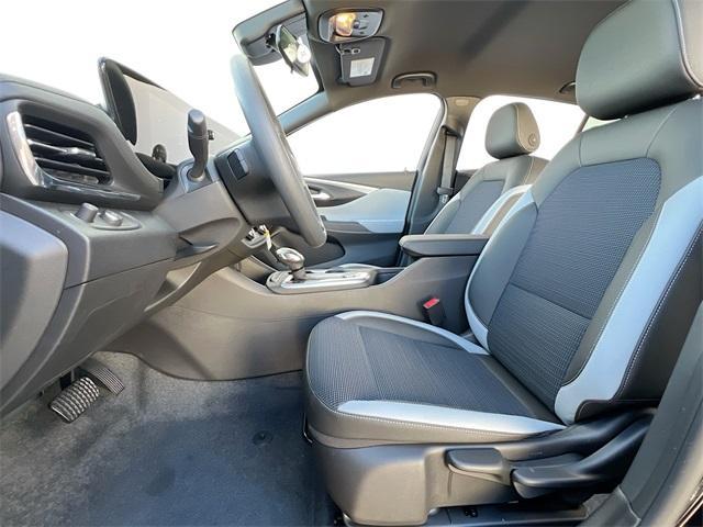 new 2025 Buick Envista car, priced at $24,954