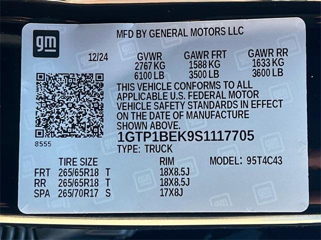 new 2025 GMC Canyon car, priced at $40,002