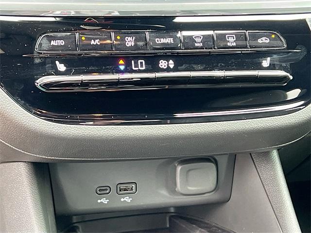 new 2025 Buick Envista car, priced at $30,433