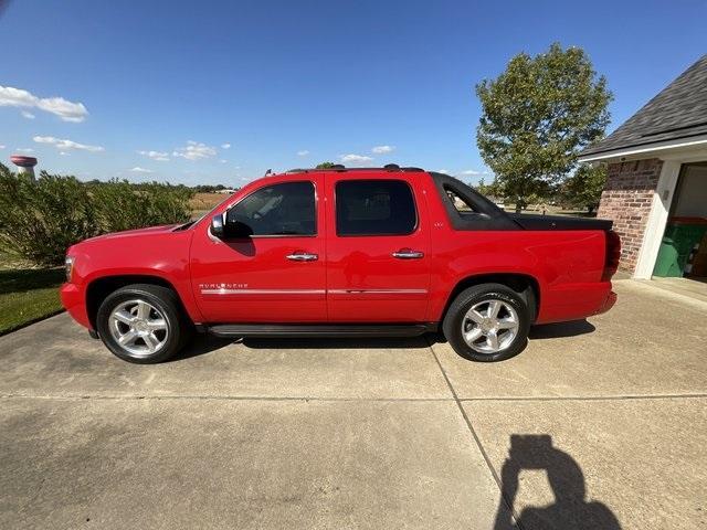 used 2011 Chevrolet Avalanche car, priced at $25,594