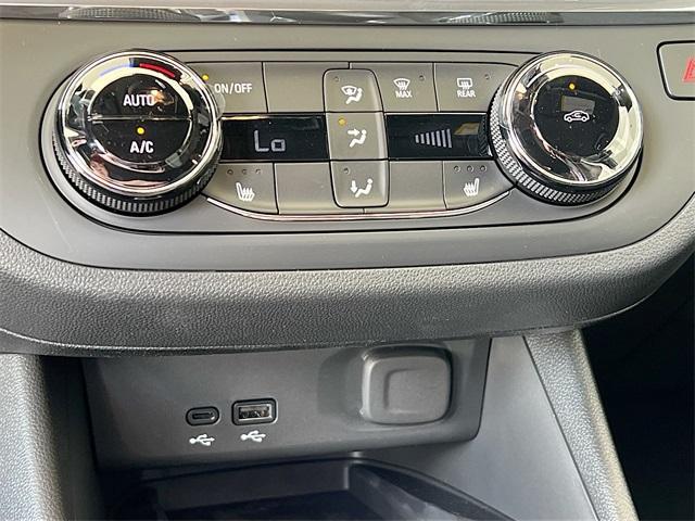 new 2025 Buick Envista car, priced at $24,374