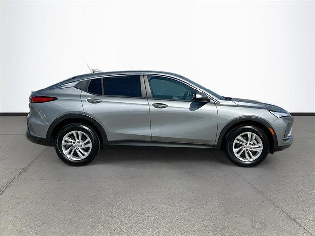 new 2025 Buick Envista car, priced at $24,374