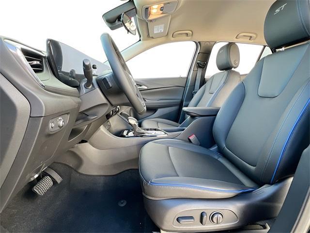 new 2025 Buick Encore GX car, priced at $25,524