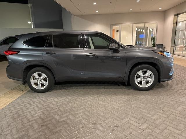 used 2020 Toyota Highlander Hybrid car, priced at $30,494