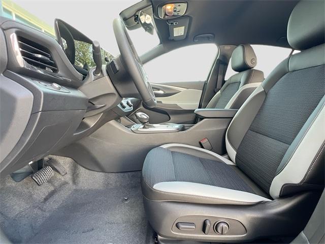 new 2025 Buick Envista car, priced at $26,480