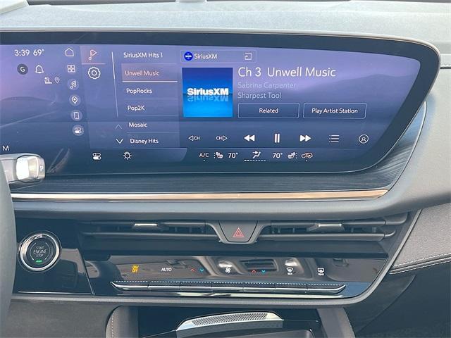 new 2025 Buick Envision car, priced at $45,490