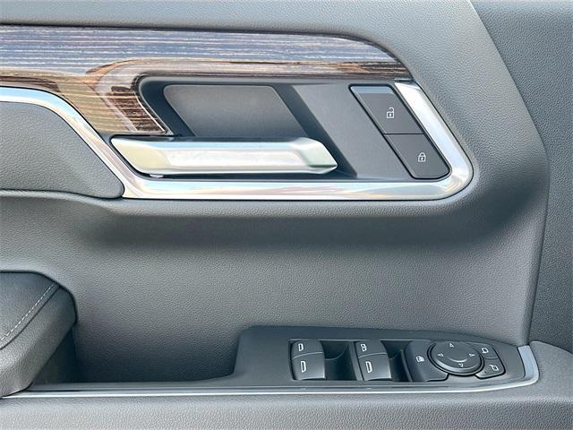 new 2026 GMC Sierra 1500 car, priced at $43,992