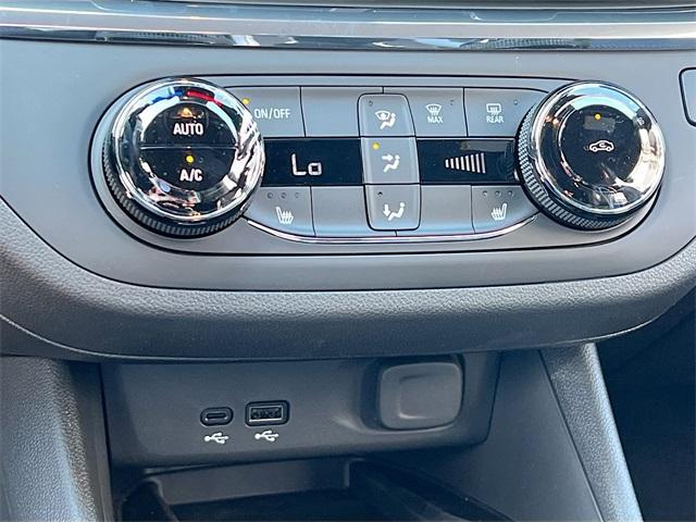 new 2025 Buick Envista car, priced at $26,975
