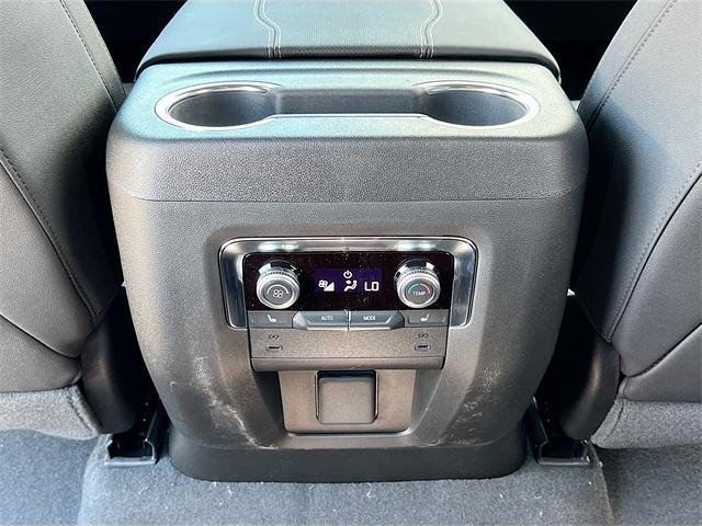 new 2025 GMC Yukon XL car, priced at $71,015