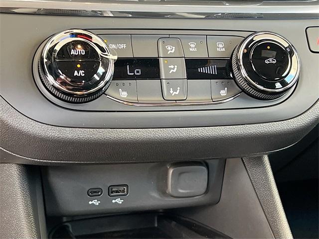 new 2025 Buick Envista car, priced at $26,975