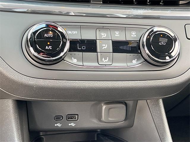 new 2025 Buick Envista car, priced at $26,975