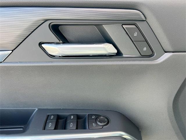 new 2026 GMC Acadia car, priced at $44,052
