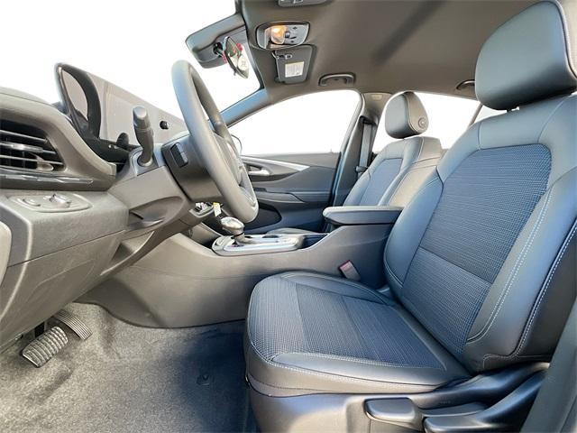 new 2025 Buick Envista car, priced at $25,885