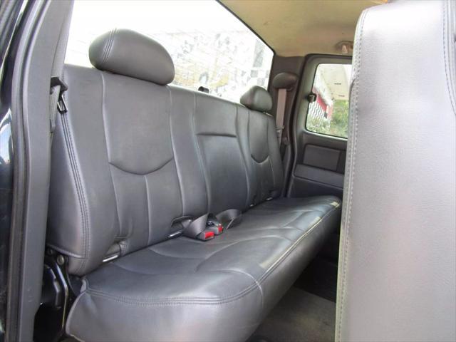 used 2005 GMC Sierra 2500 car, priced at $13,750