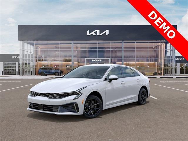 new 2025 Kia K5 car, priced at $27,925