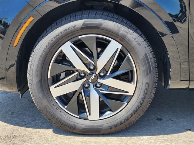 used 2023 Kia Sorento car, priced at $30,790