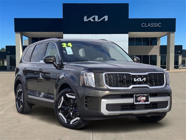 used 2024 Kia Telluride car, priced at $38,400