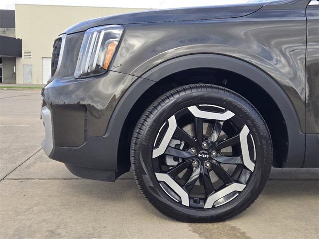 used 2024 Kia Telluride car, priced at $38,400