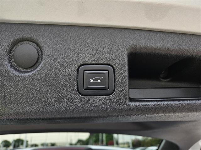 used 2022 Chevrolet Equinox car, priced at $29,700
