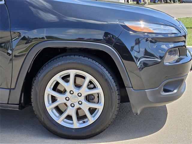used 2016 Jeep Cherokee car, priced at $10,315