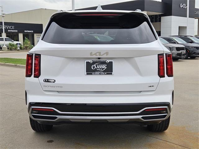 used 2023 Kia Sorento car, priced at $32,158