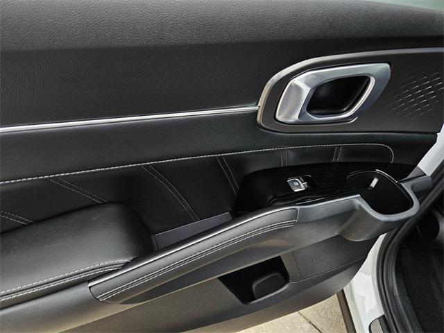 used 2023 Kia Sorento car, priced at $32,158