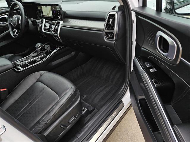 used 2023 Kia Sorento car, priced at $32,158