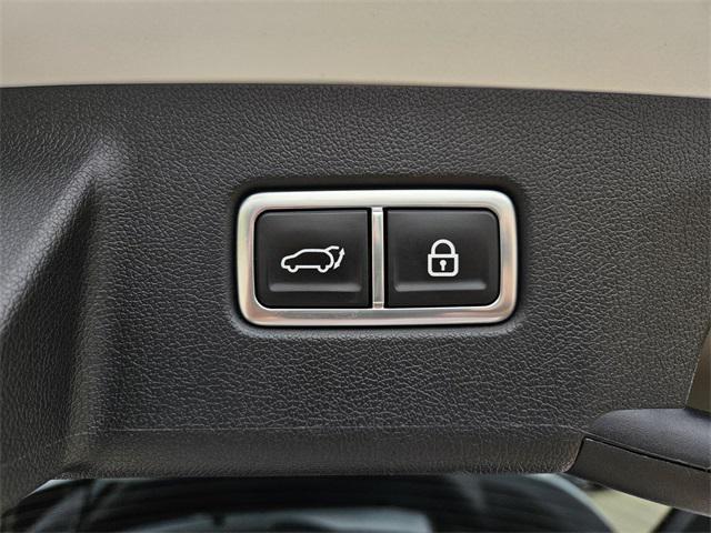 used 2023 Kia Sorento car, priced at $32,158