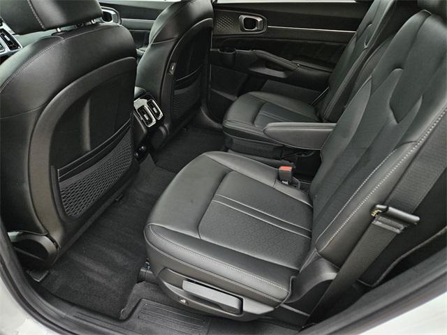 used 2023 Kia Sorento car, priced at $32,158