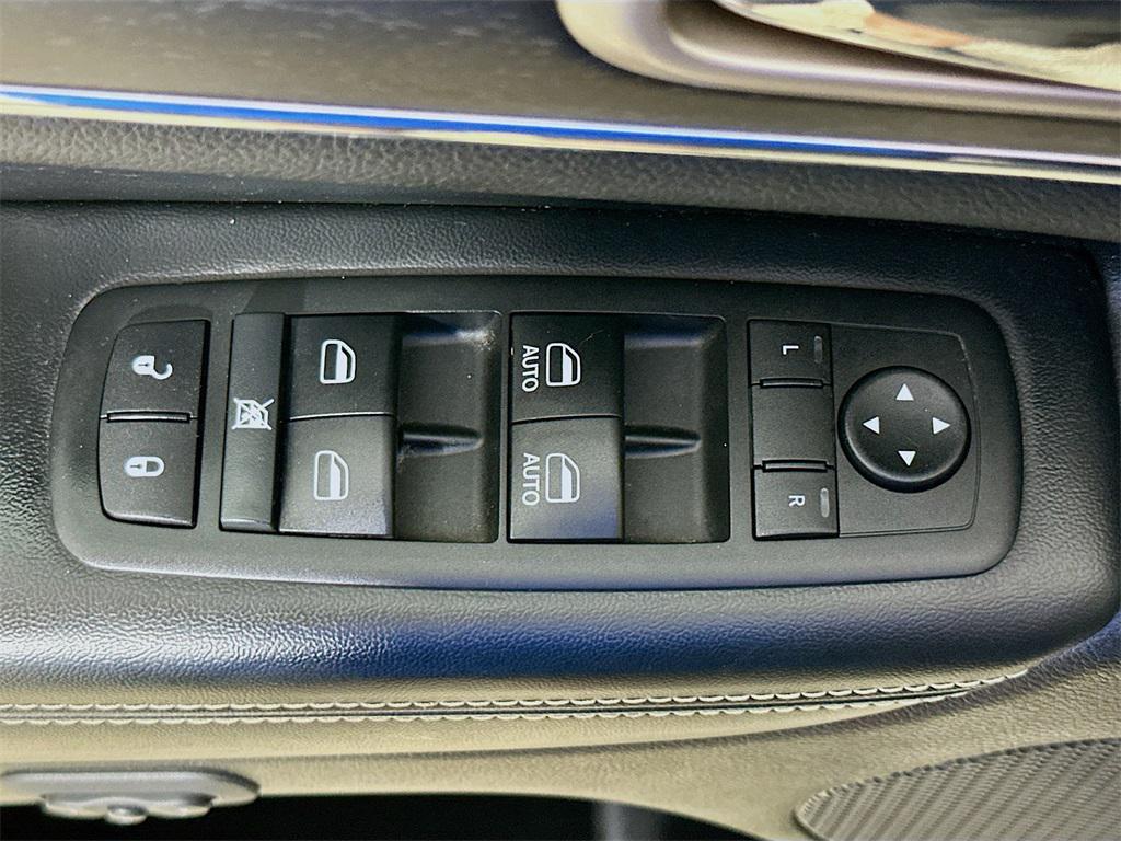 used 2015 Jeep Grand Cherokee car, priced at $11,900