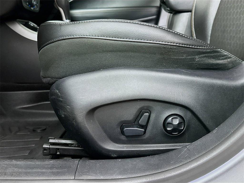 used 2018 Jeep Compass car, priced at $8,888