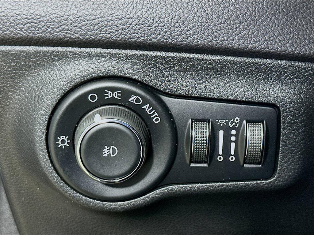 used 2018 Jeep Compass car, priced at $8,888