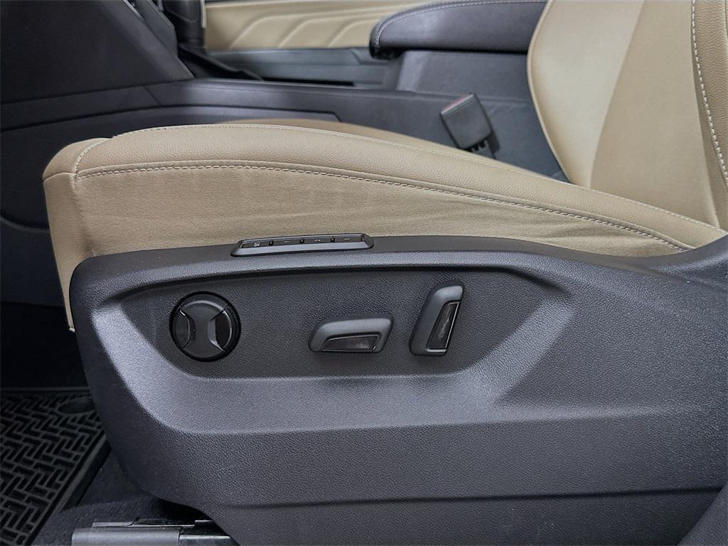 used 2020 Volkswagen Atlas Cross Sport car, priced at $15,551