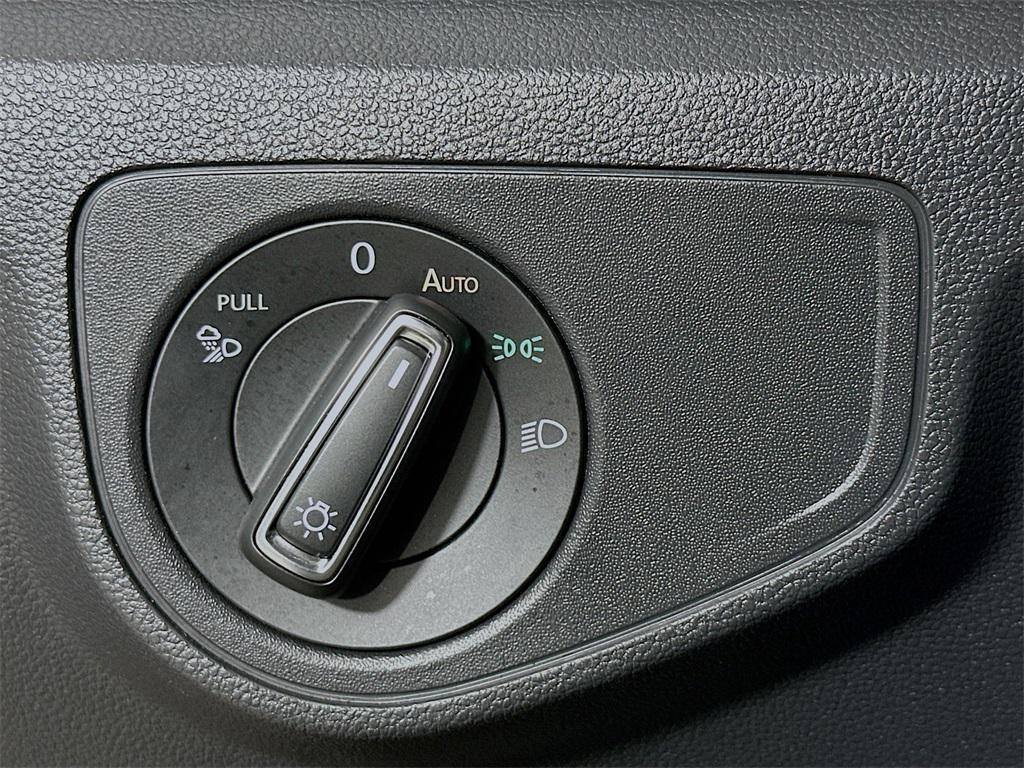used 2020 Volkswagen Atlas Cross Sport car, priced at $15,551