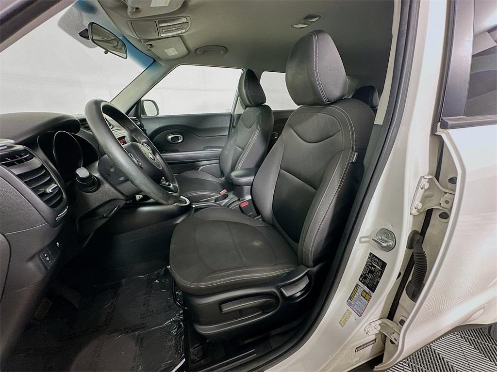 used 2015 Kia Soul car, priced at $4,900