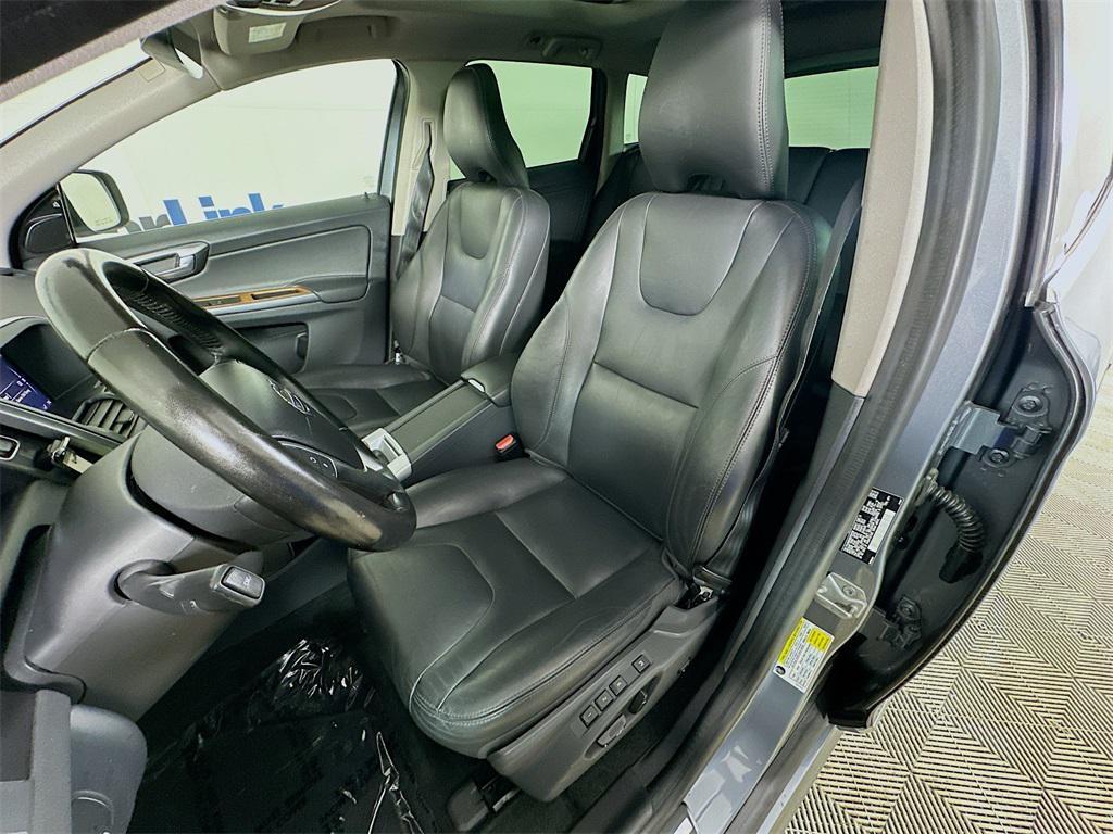 used 2017 Volvo XC60 car, priced at $13,900