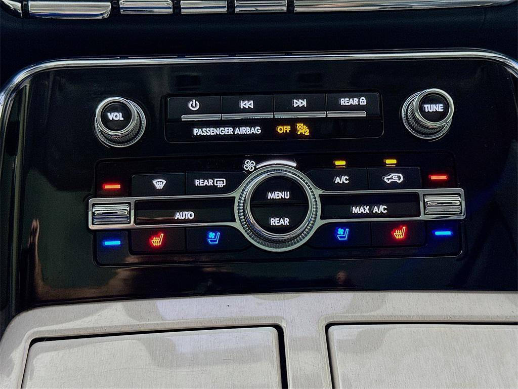 used 2020 Lincoln Navigator car, priced at $36,900